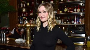 The flawless Julia Stiles strikes a pose.